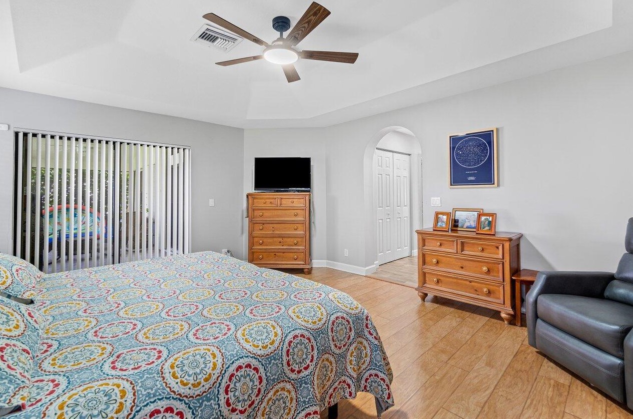 10496 Lexington Cir, Boynton Beach FL  33436-4555 exterior