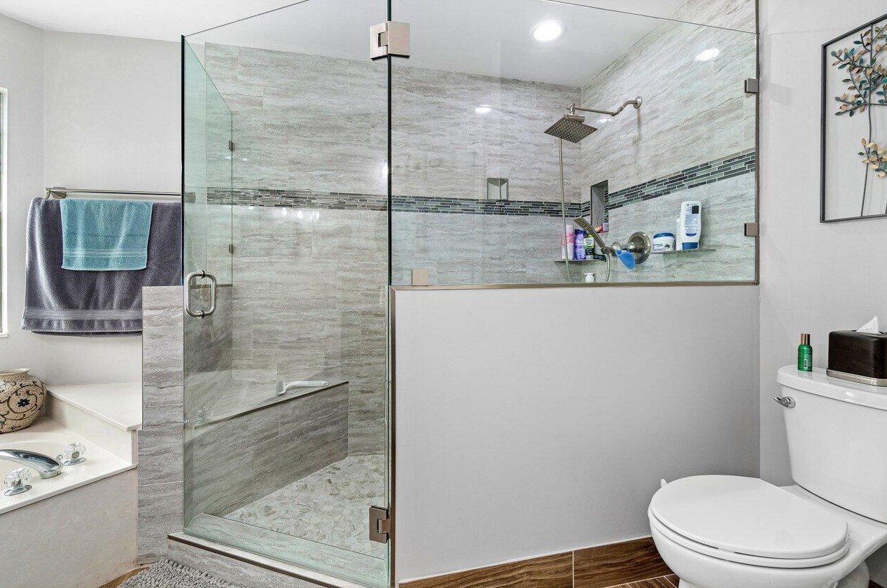 10496 Lexington Cir, Boynton Beach FL  33436-4555 exterior