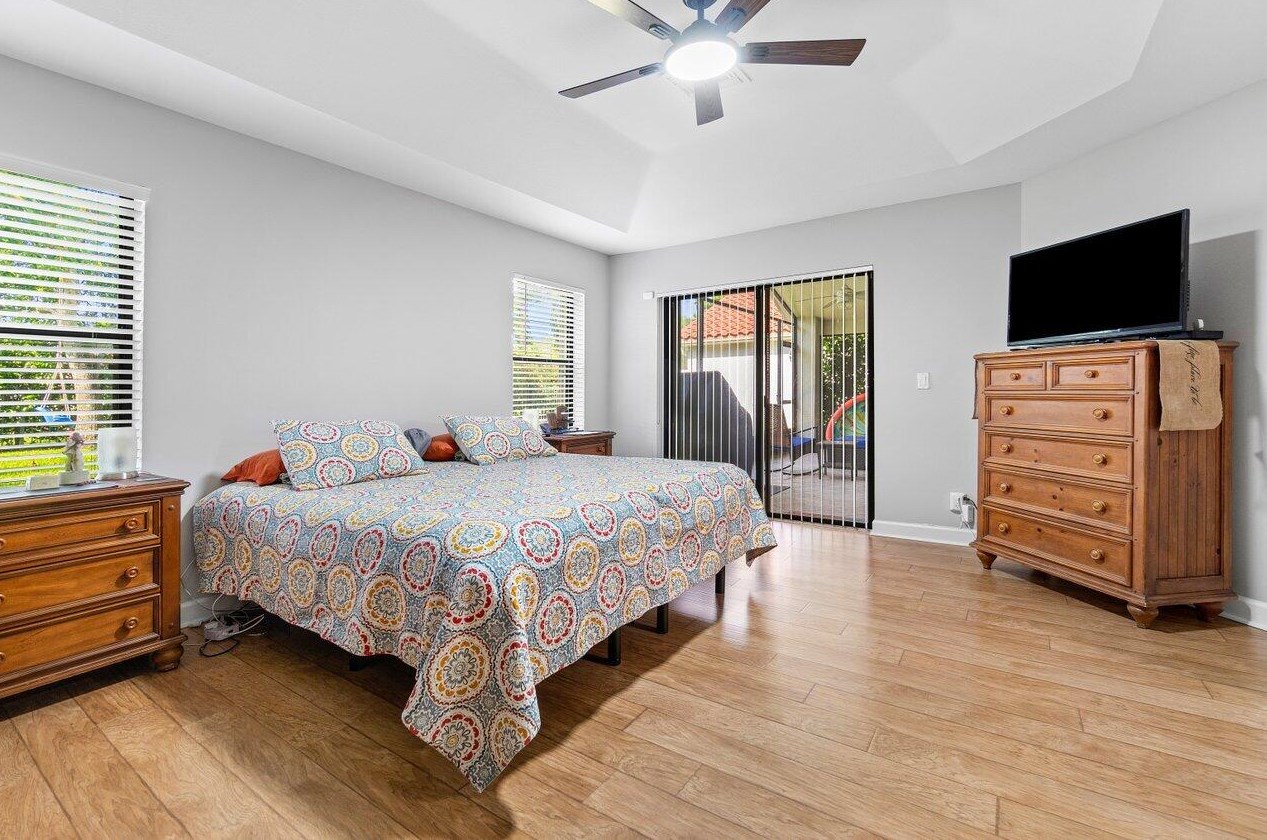 10496 Lexington Cir, Boynton Beach FL  33436-4555 exterior