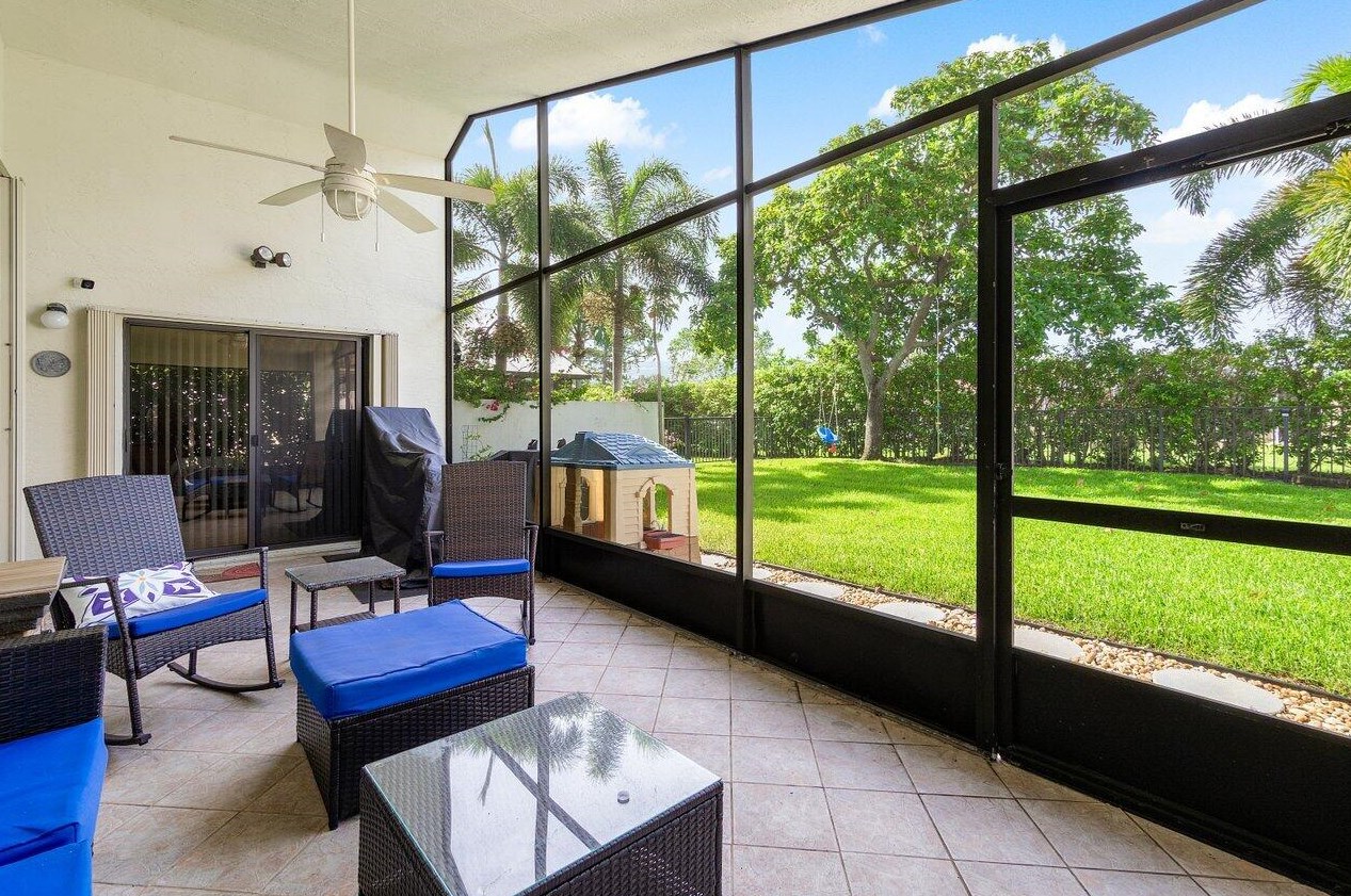 10496 Lexington Cir, Boynton Beach FL  33436-4555 exterior