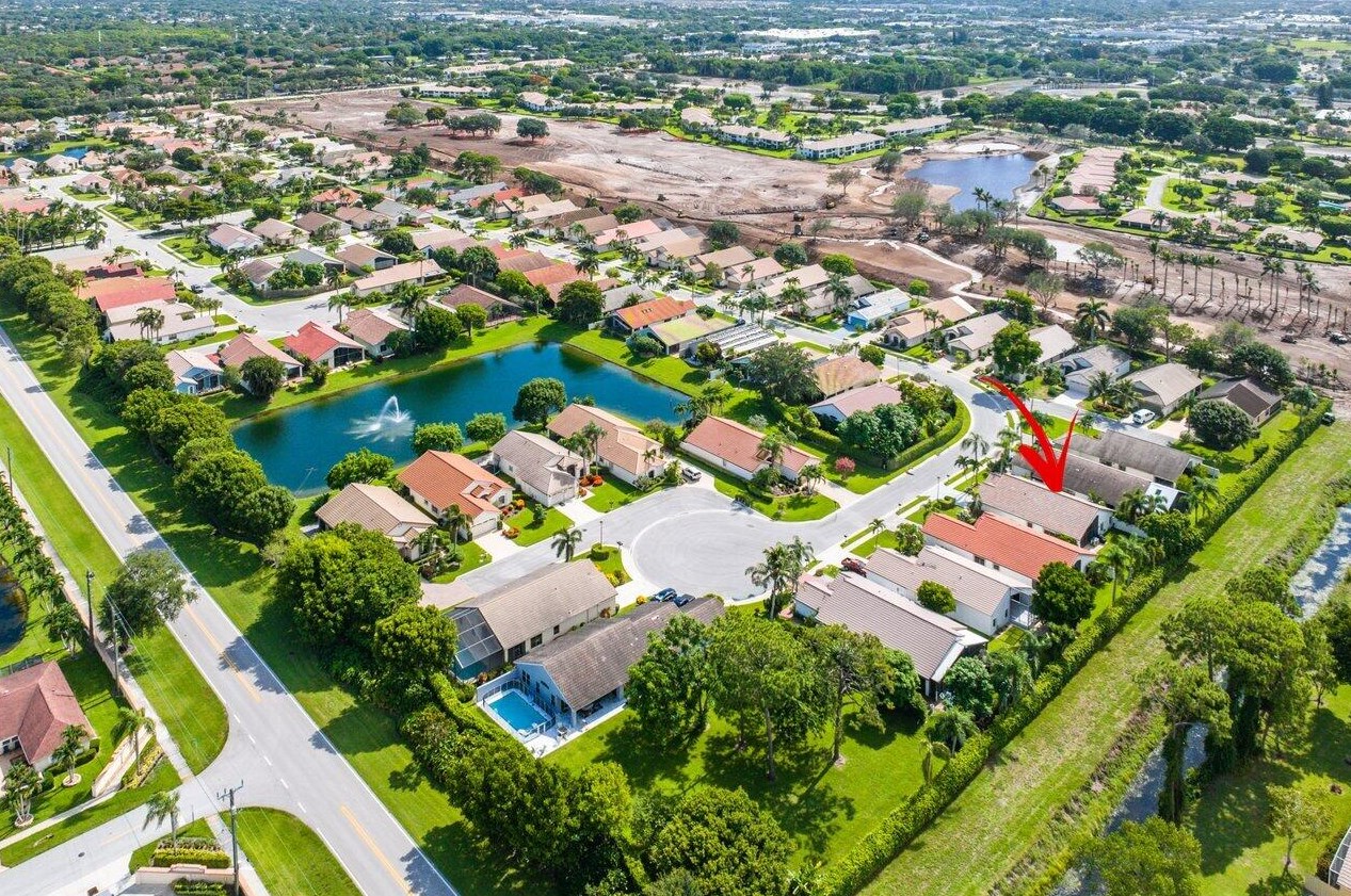 10496 Lexington Cir, Boynton Beach FL  33436-4555 exterior