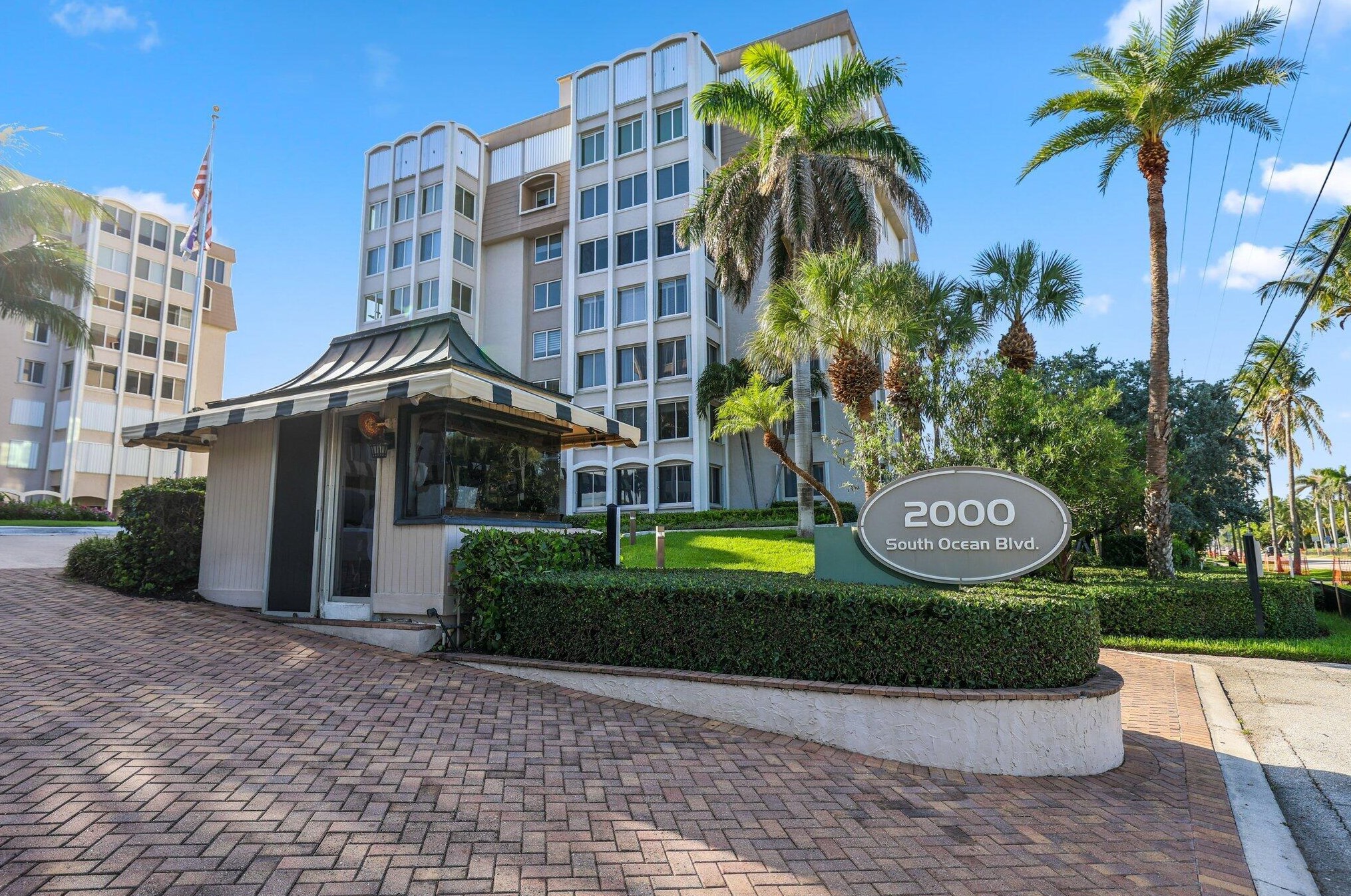 2000 Ocean Blvd, Delray Beach FL  33483-6436 exterior