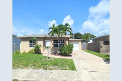 815 N Ocean Breeze, Lake Worth Beach, FL 33460 - Photo 1