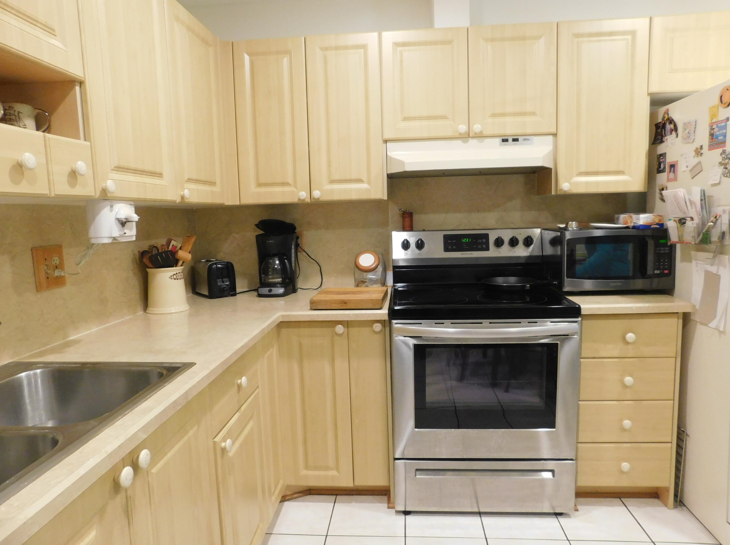 1337 Peppertree Trl, Fort Pierce FL 34950-5286 exterior