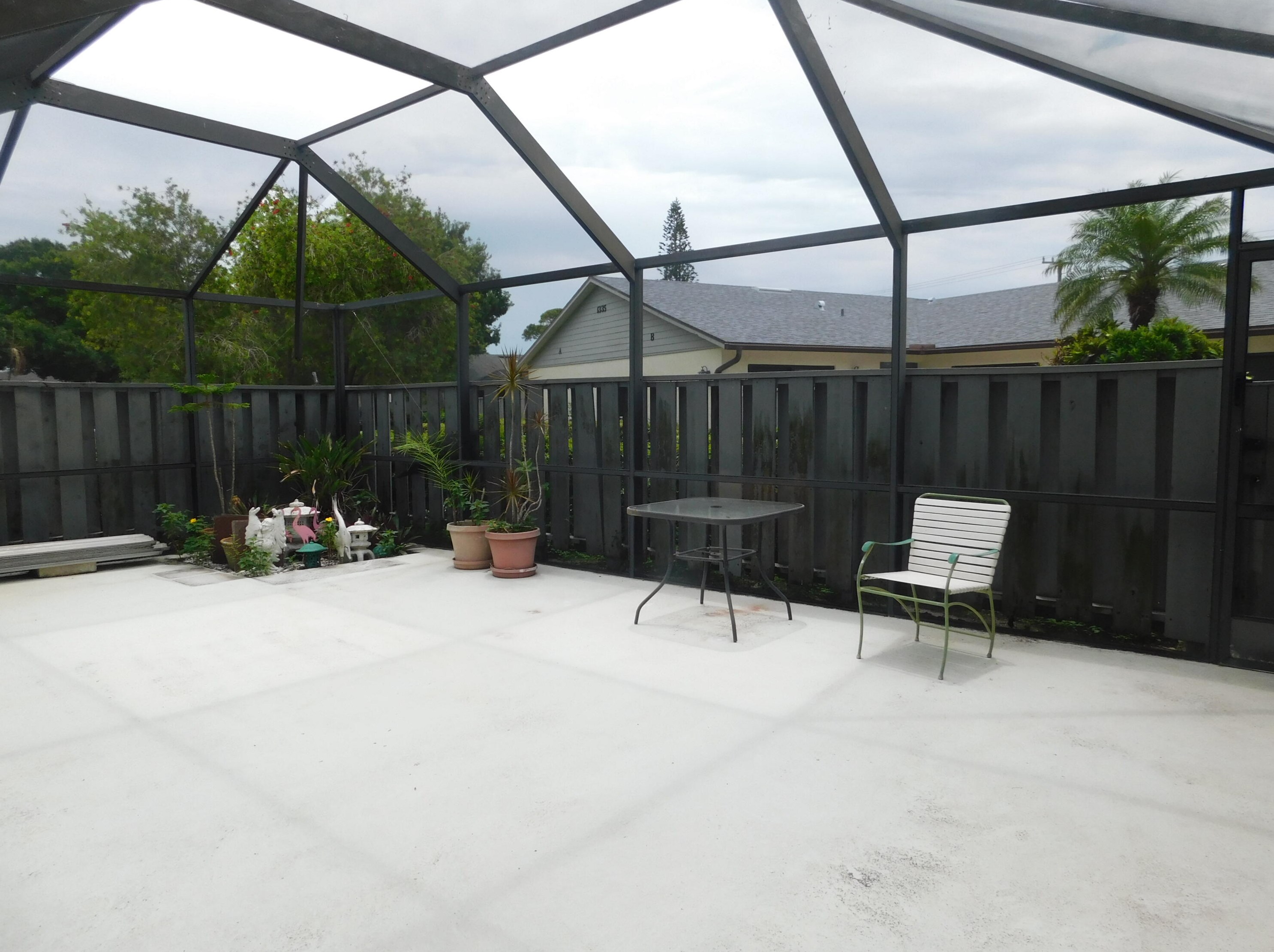 1337 Peppertree Trl, Fort Pierce FL 34950-5286 exterior