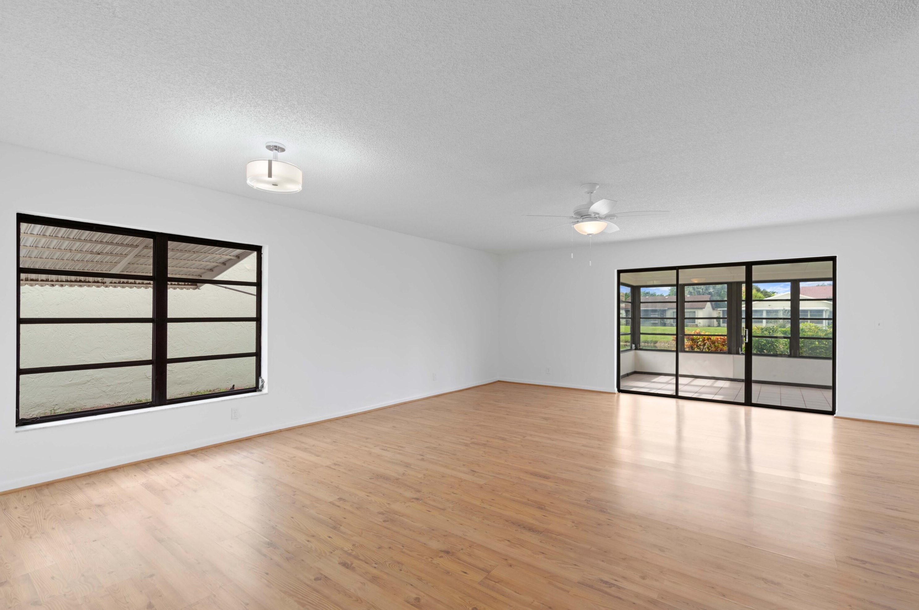 5128 Mirror Lakes Blvd, Boynton Beach FL  33472-1212 exterior