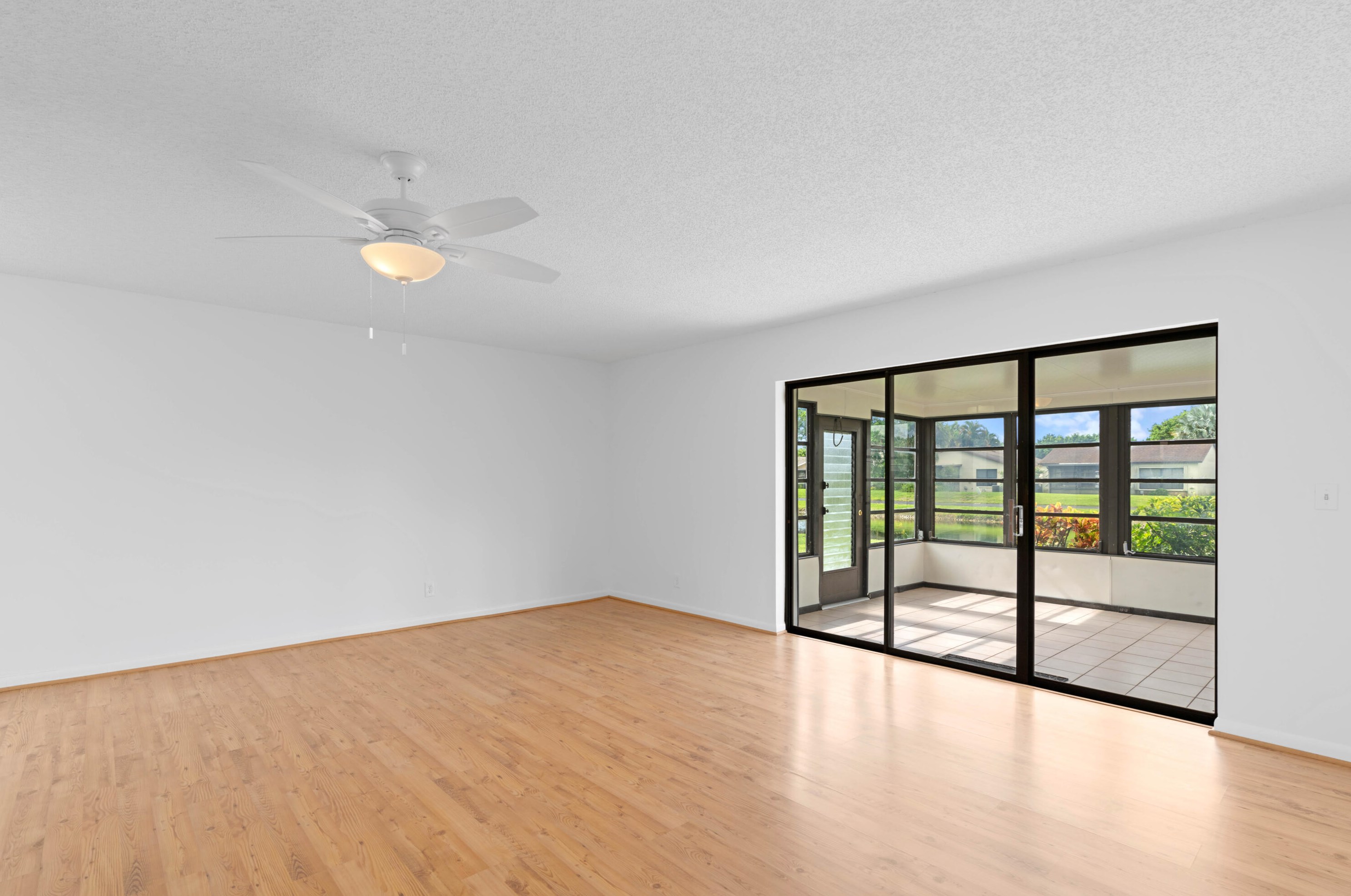 5128 Mirror Lakes Blvd, Boynton Beach FL  33472-1212 exterior