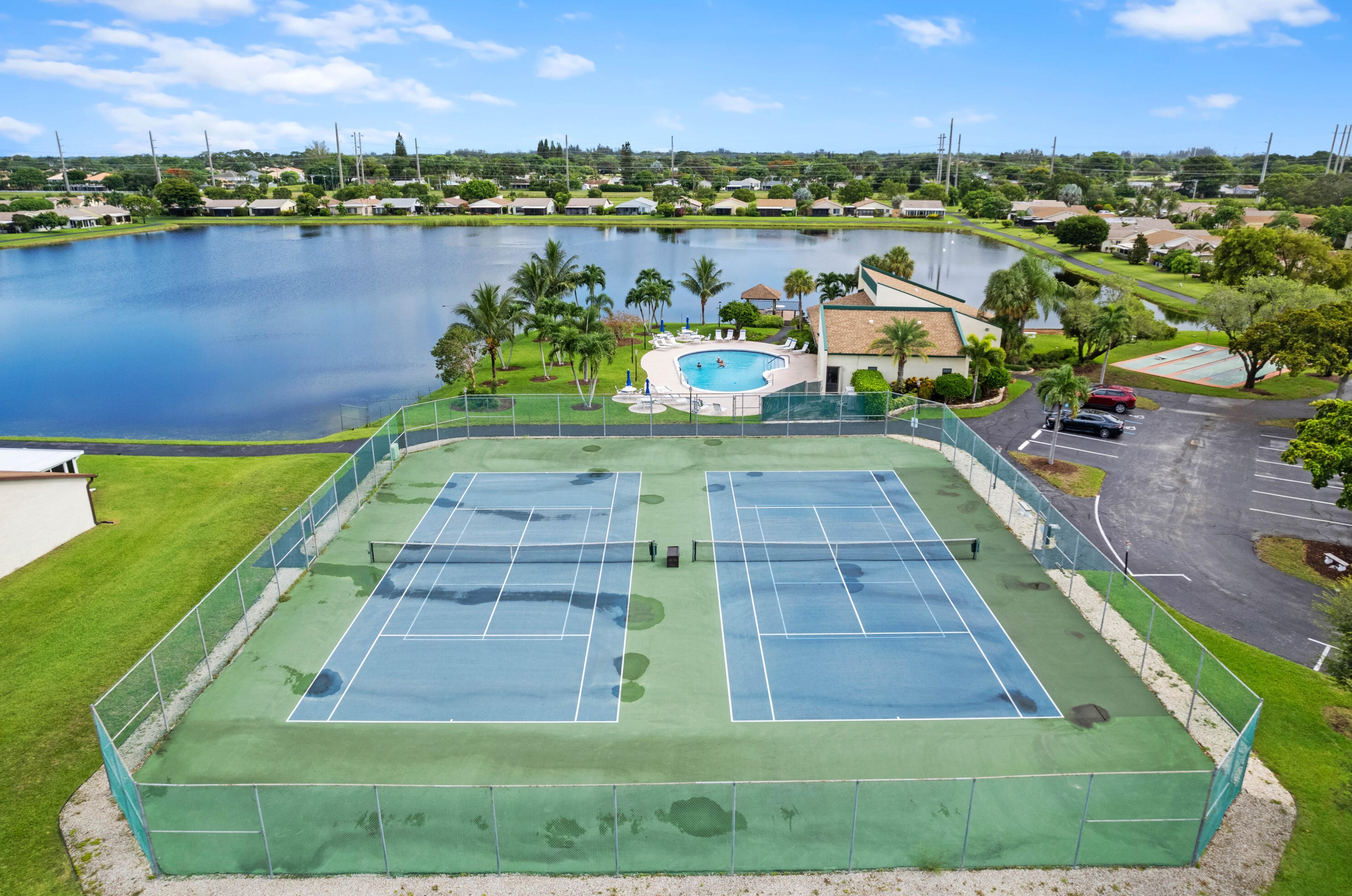 5128 Mirror Lakes Blvd, Boynton Beach FL  33472-1212 exterior