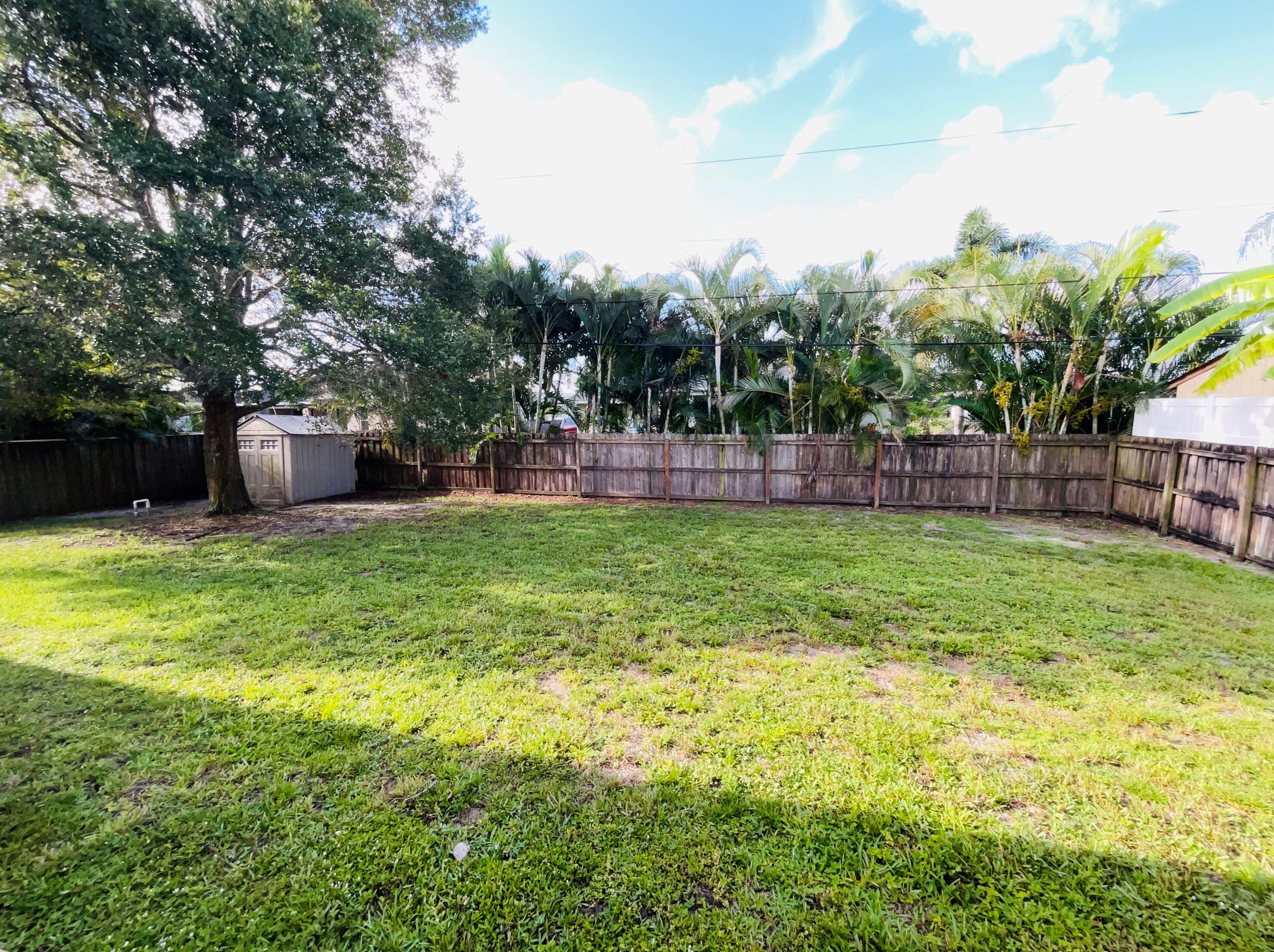 1850 Bellevue Ave, Fort Pierce FL  34953-1035 exterior