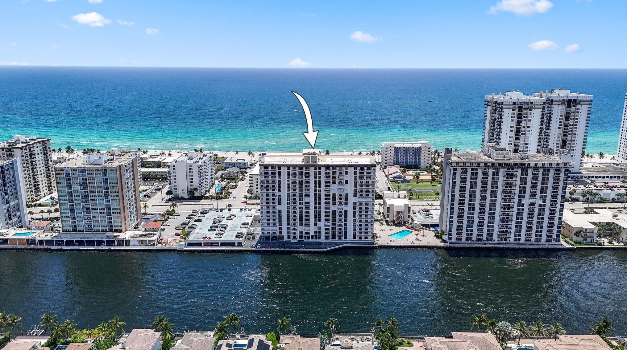 1500 Ocean Dr, Hollywood FL  33019-2363 exterior