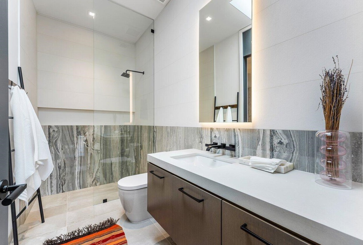 132 7 Ave, Delray Beach FL 33483-5244 exterior