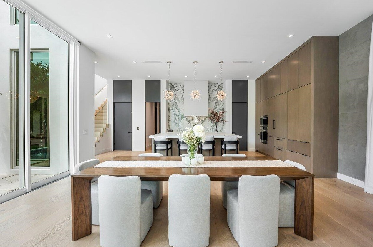 132 7 Ave, Delray Beach FL 33483-5244 exterior