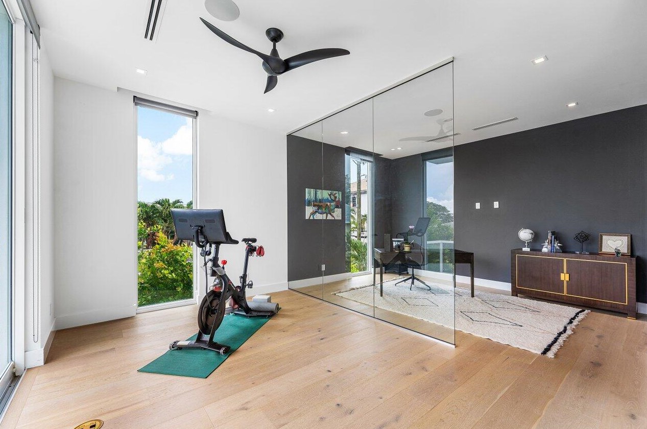 132 7 Ave, Delray Beach FL 33483-5244 exterior