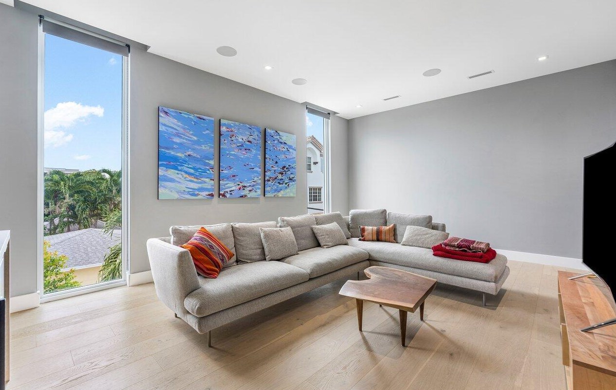 132 7 Ave, Delray Beach FL 33483-5244 exterior