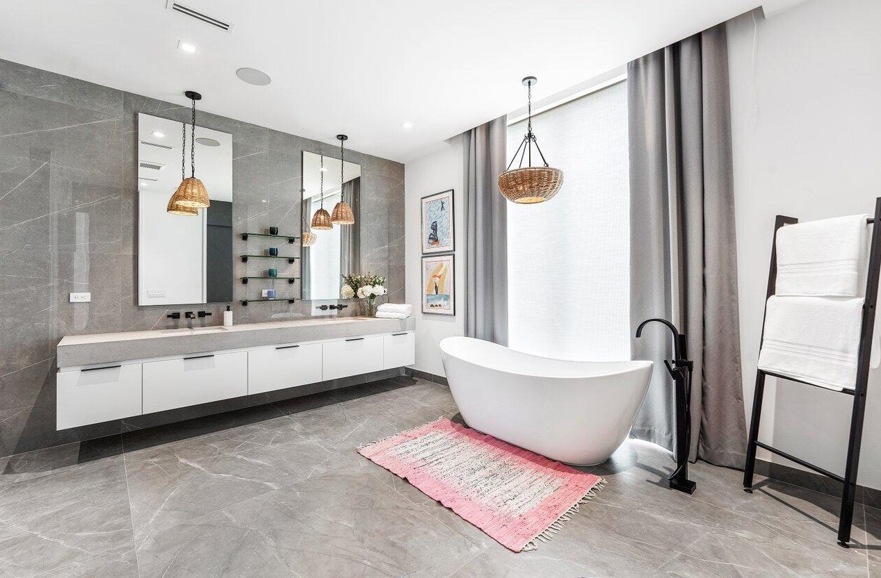 132 7 Ave, Delray Beach FL 33483-5244 exterior