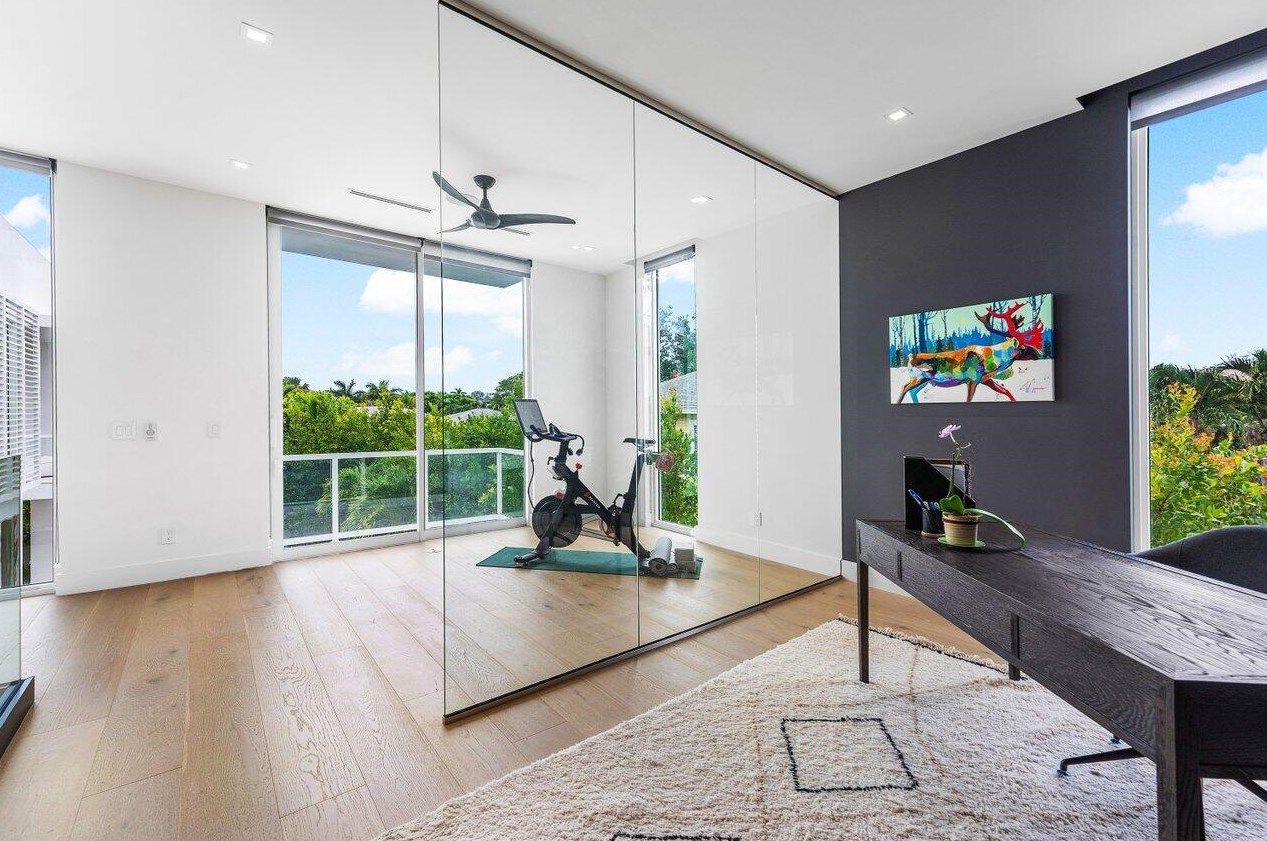 132 7 Ave, Delray Beach FL 33483-5244 exterior