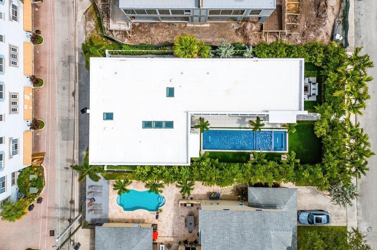 132 7 Ave, Delray Beach FL 33483-5244 exterior