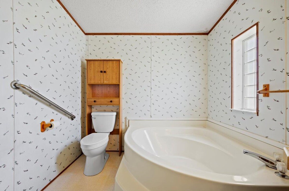 4938 Sunnyside Dr, West Palm Beach FL  33415-3108 exterior