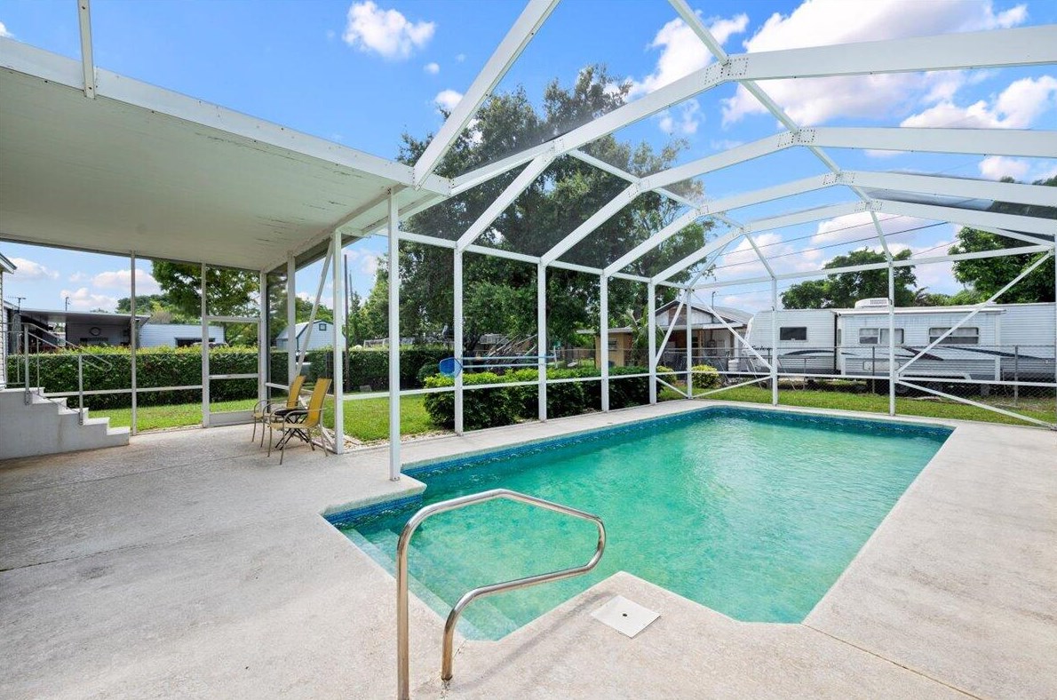 4938 Sunnyside Dr, West Palm Beach FL  33415-3108 exterior