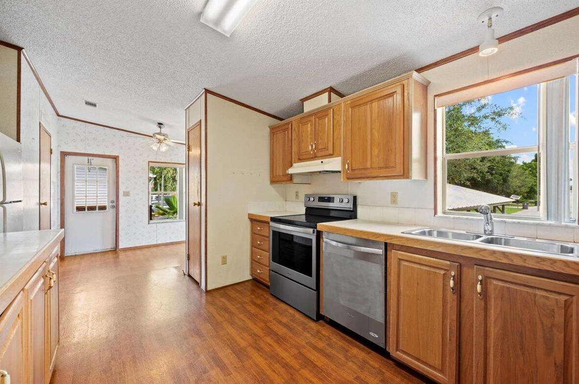 4938 Sunnyside Dr, West Palm Beach FL  33415-3108 exterior