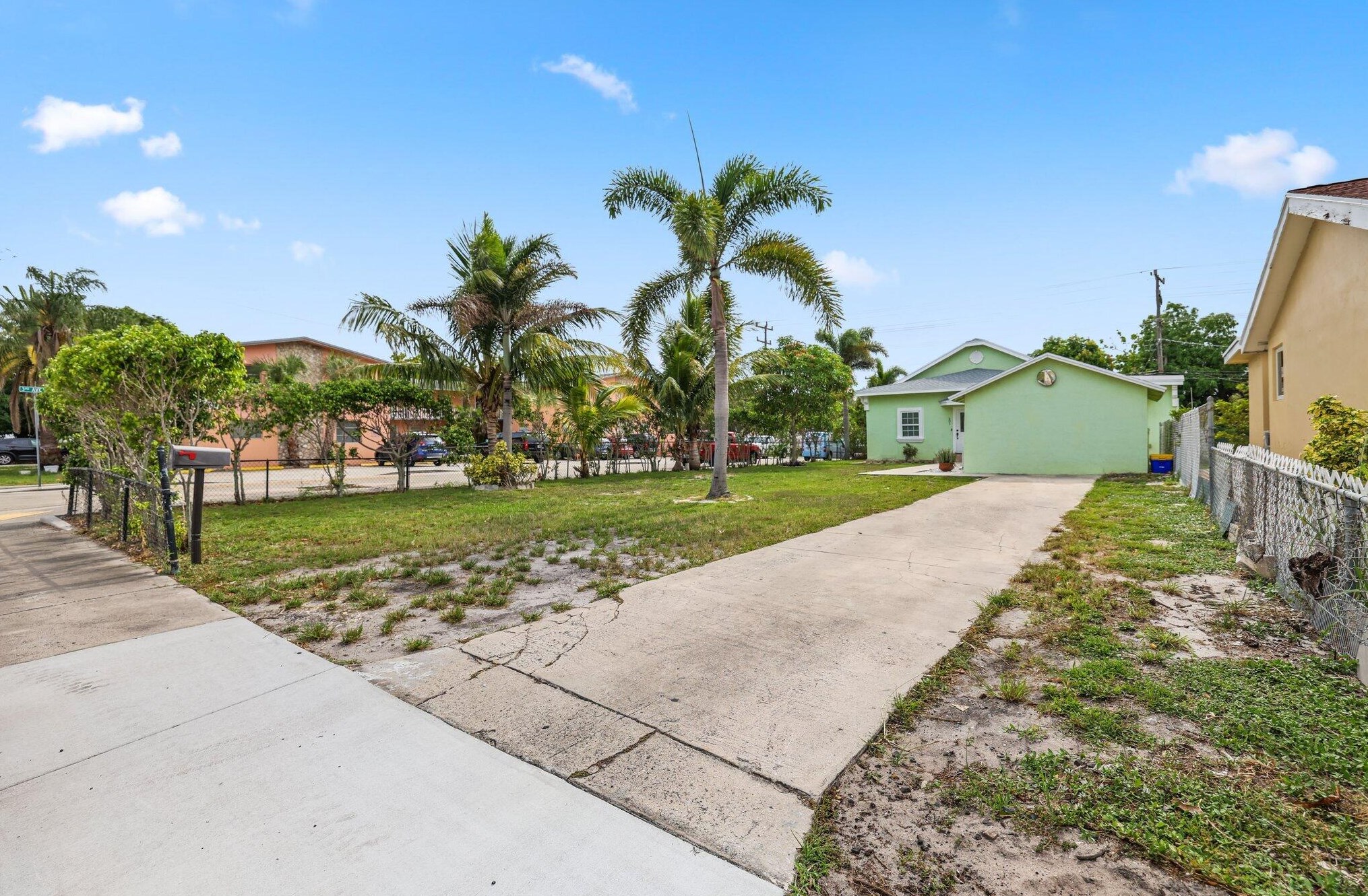301 B St, Lake Worth FL 33460-3229 exterior