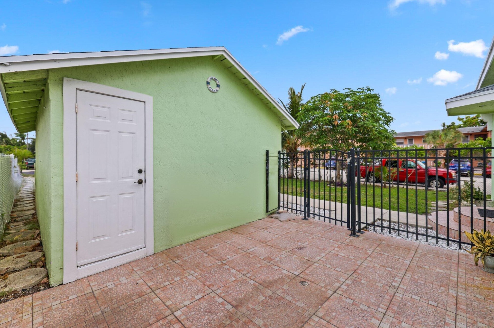 301 B St, Lake Worth FL 33460-3229 exterior