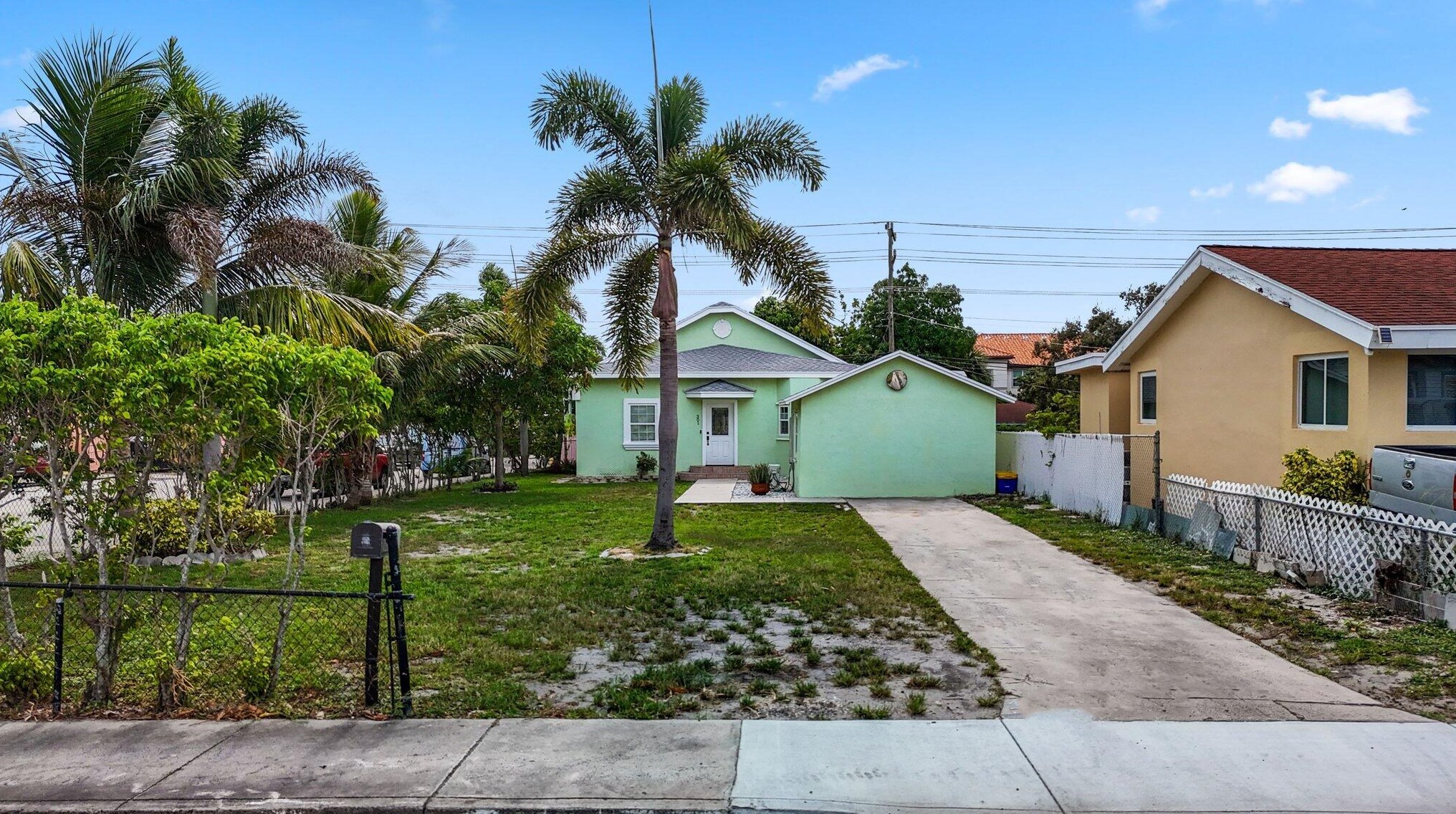 301 B St, Lake Worth FL 33460-3229 exterior