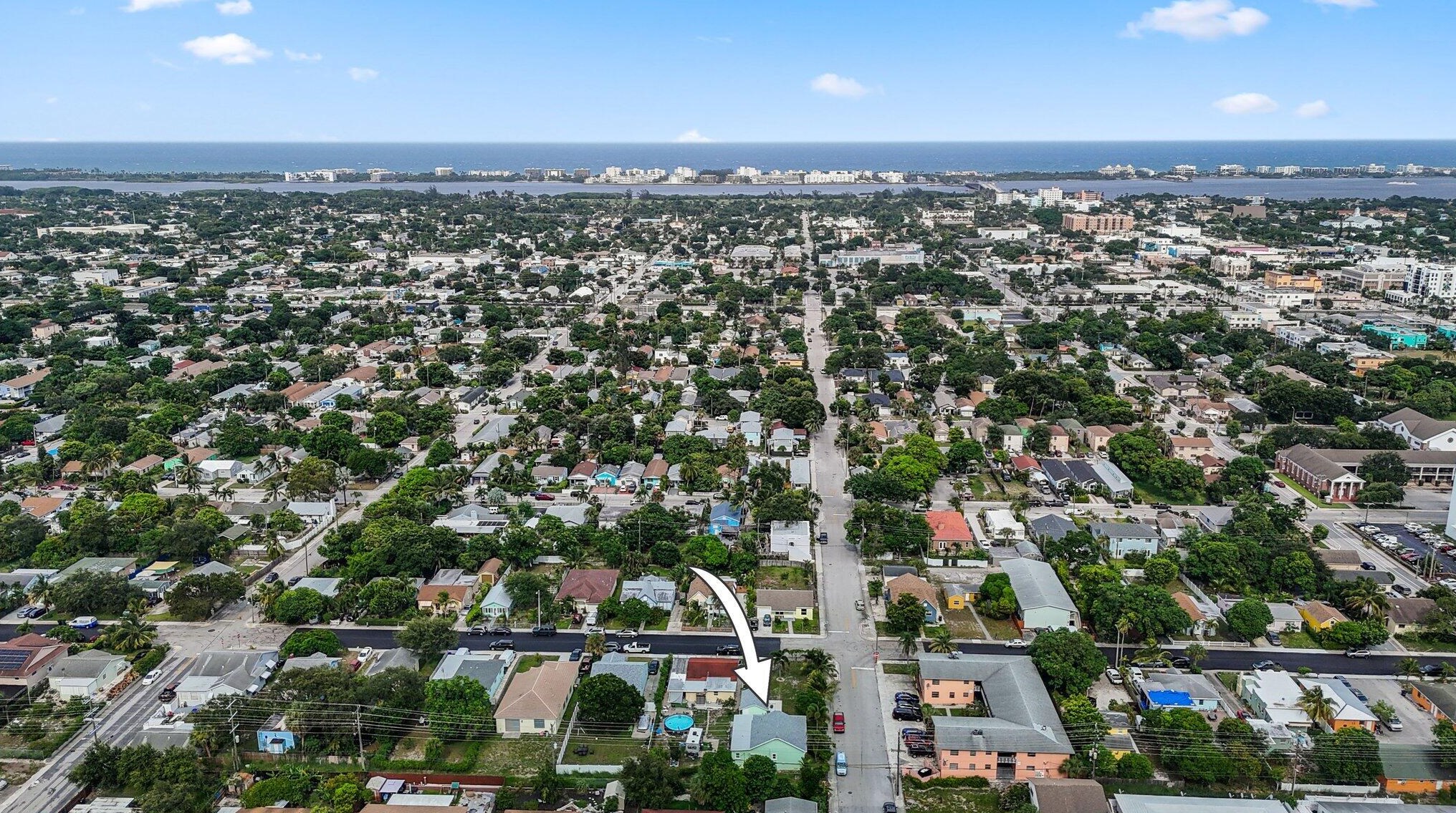 301 B St, Lake Worth FL 33460-3229 exterior