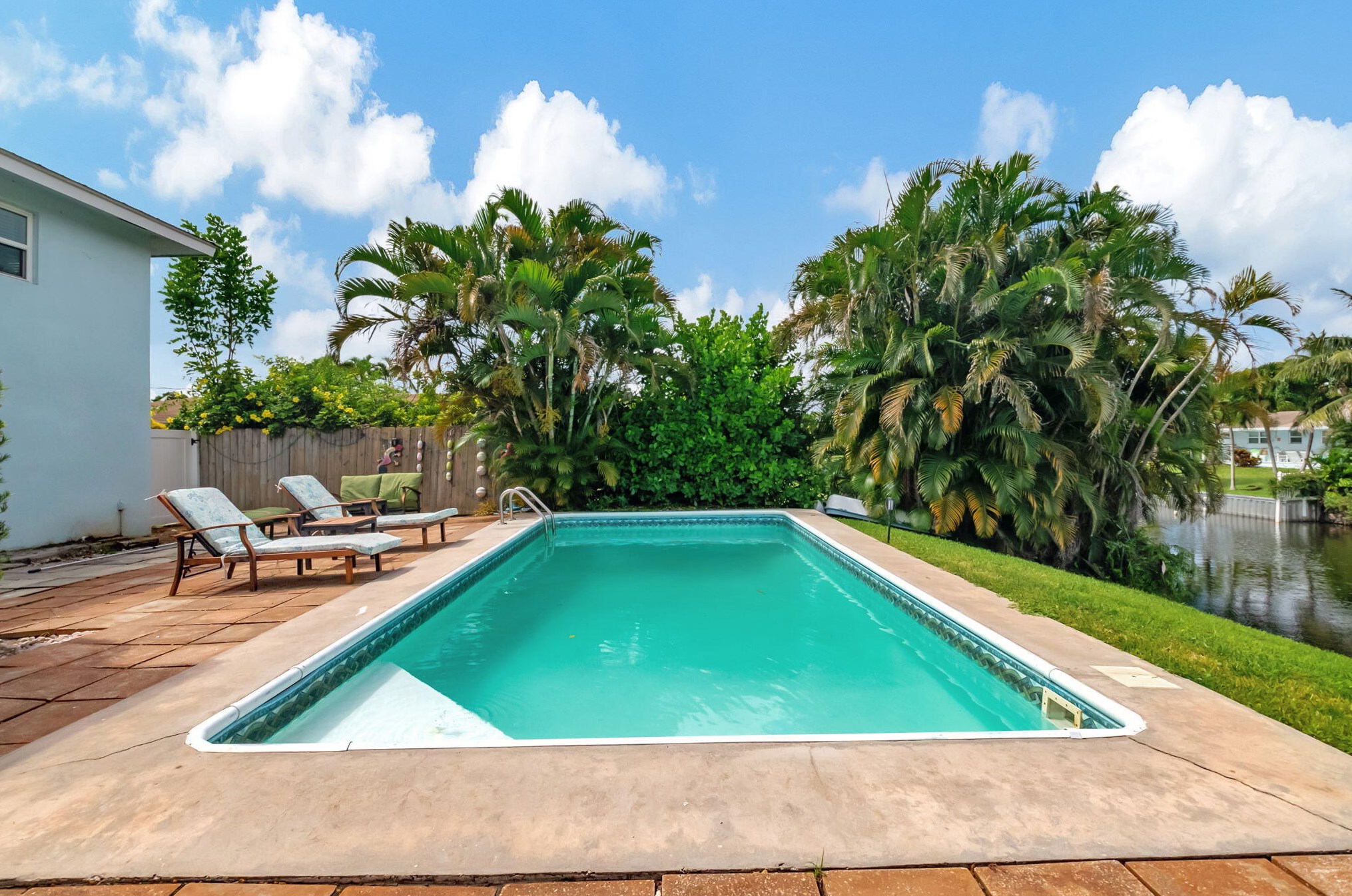 3101 Canal Dr, Boynton Beach FL  33435-8144 exterior