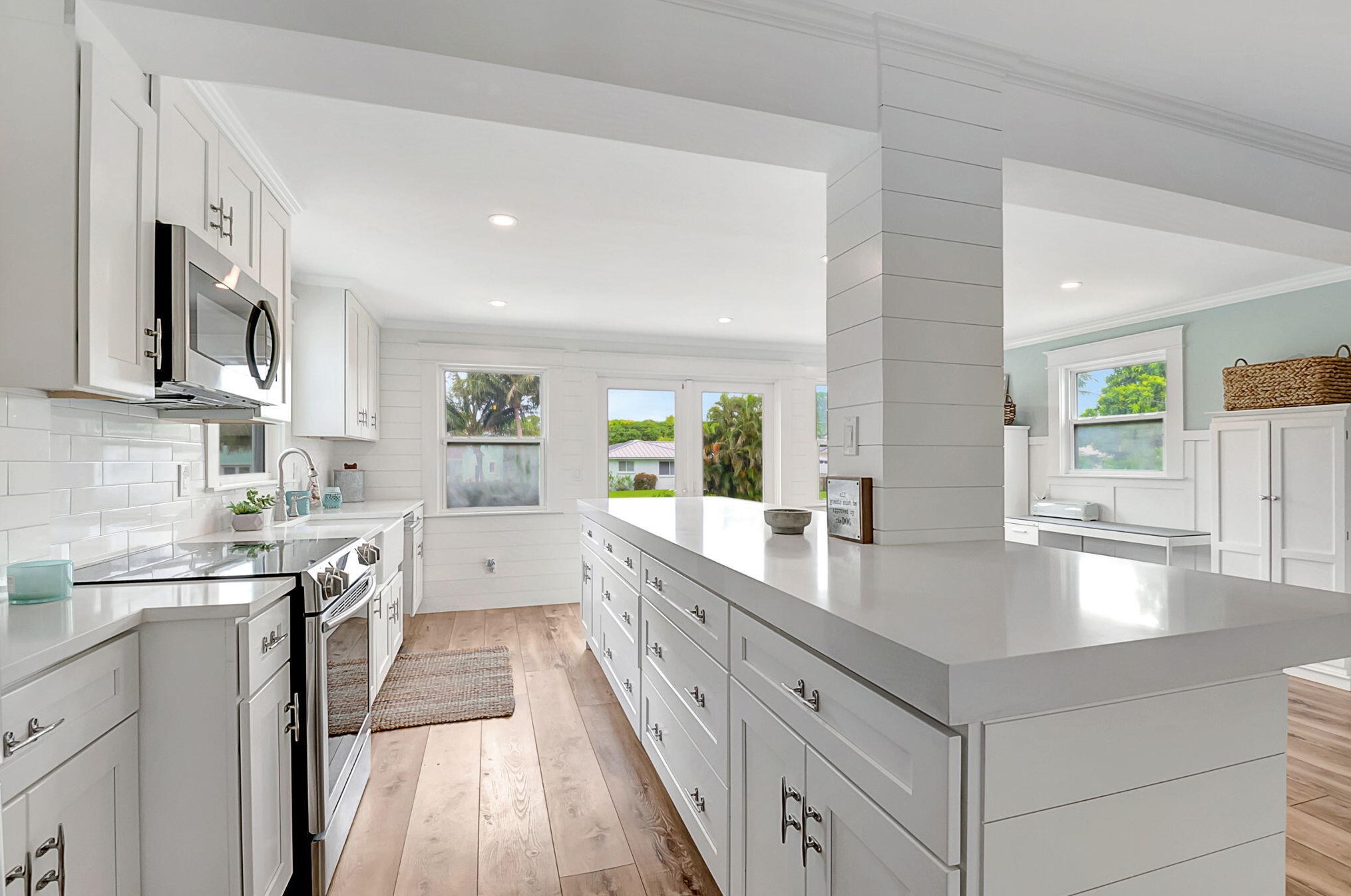 3101 Canal Dr, Boynton Beach FL  33435-8144 exterior