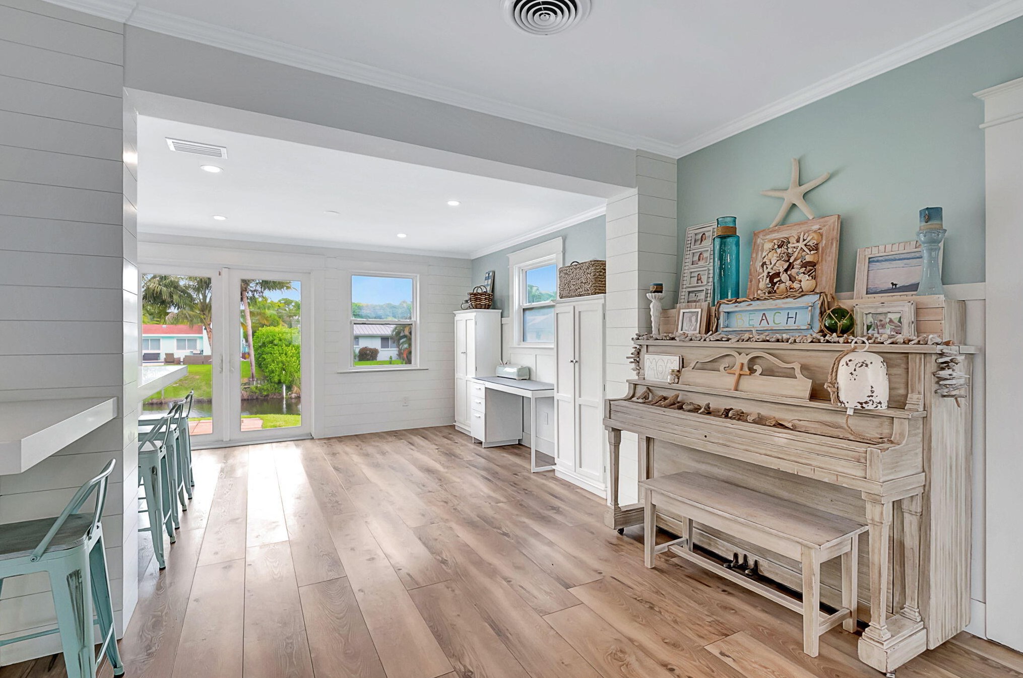 3101 Canal Dr, Boynton Beach FL  33435-8144 exterior