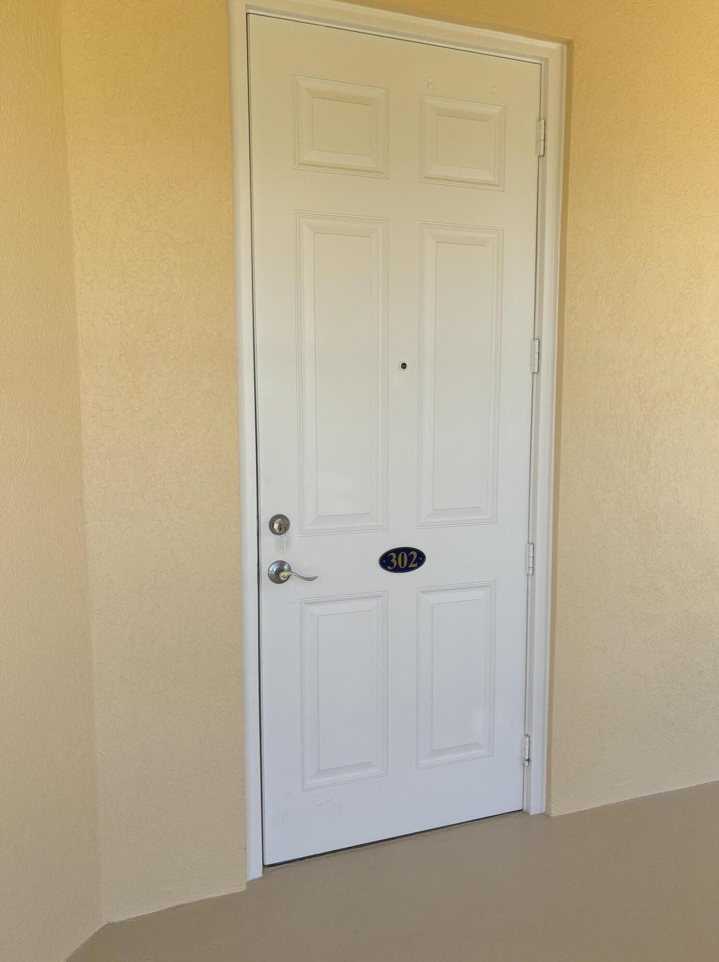 10 Harbour Isle Dr, Fort Pierce FL  34949-2750 exterior