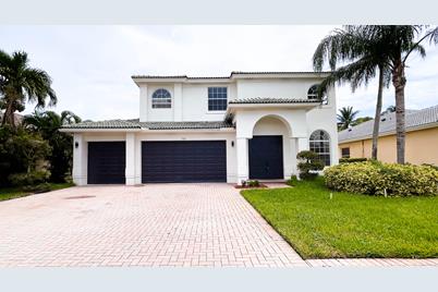 124 Bella Vista Way, Royal Palm Beach, FL 33411 - Photo 1