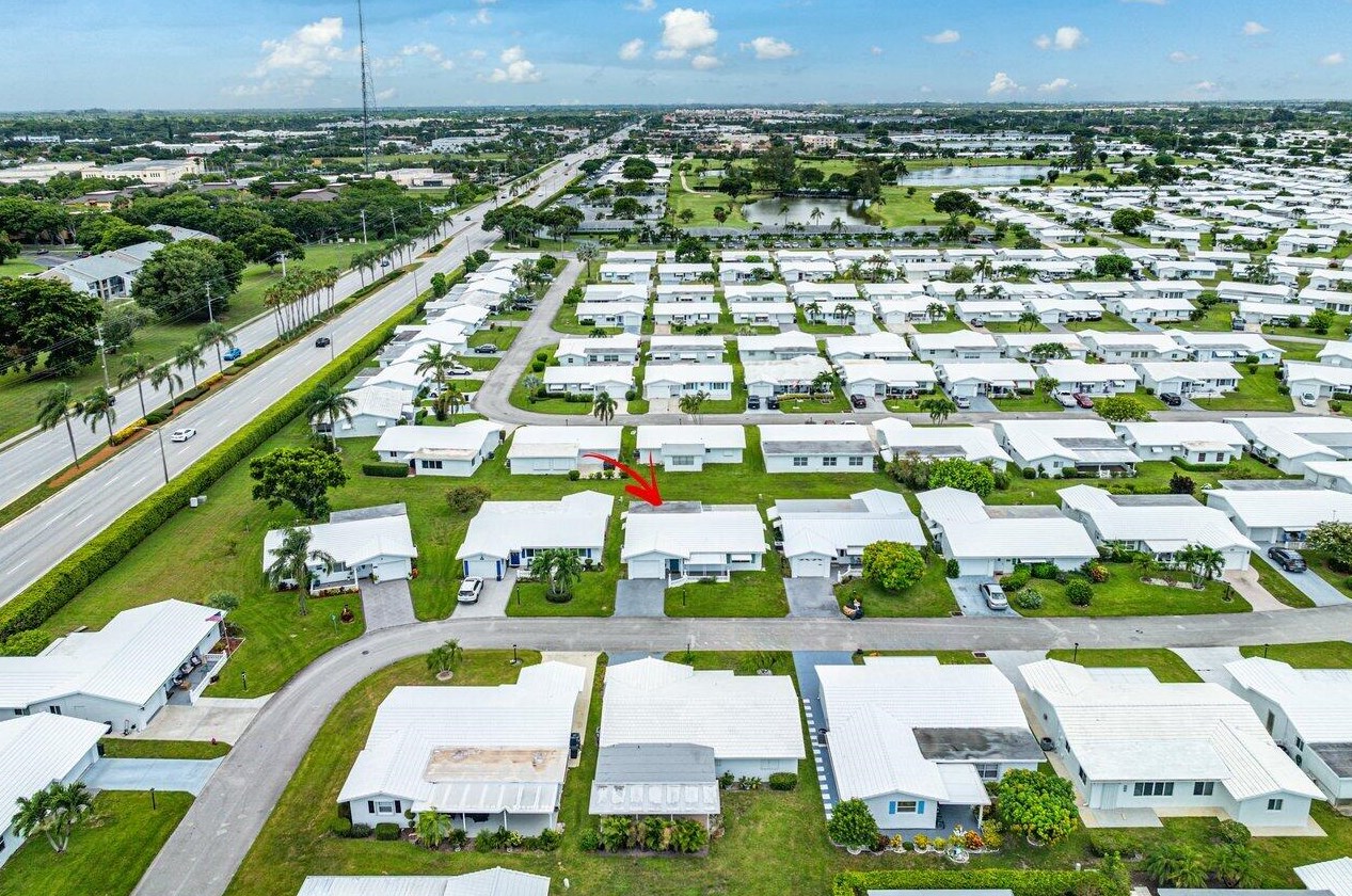 2397 11th Ave, Boynton Beach FL  33426-5317 exterior