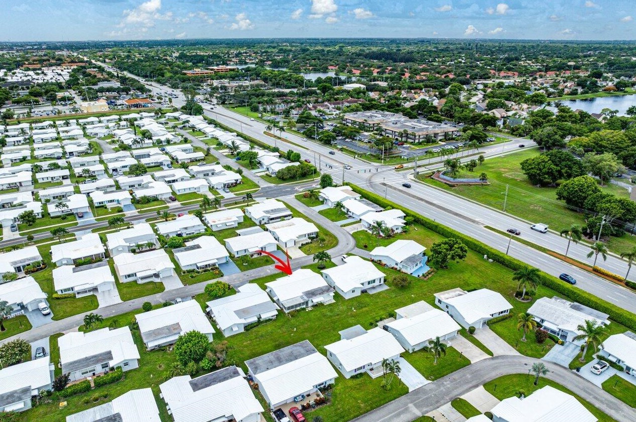 2397 11th Ave, Boynton Beach FL  33426-5317 exterior