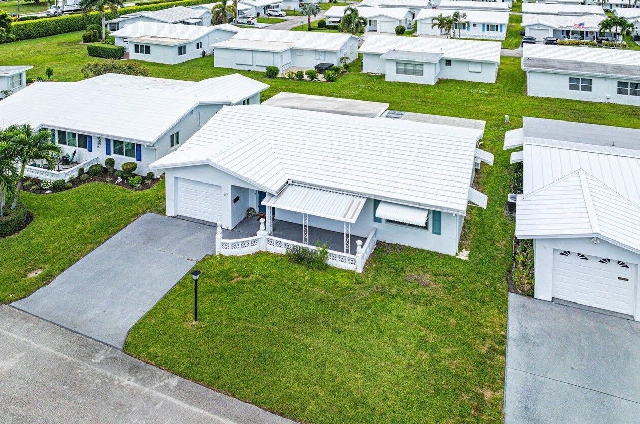 2397 11th Ave, Boynton Beach FL  33426-5317 exterior