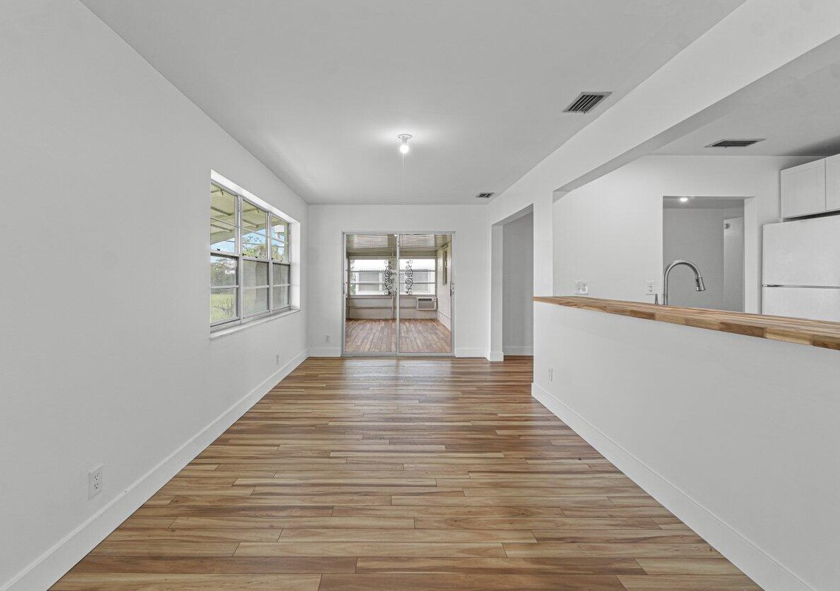 2397 11th Ave, Boynton Beach FL  33426-5317 exterior