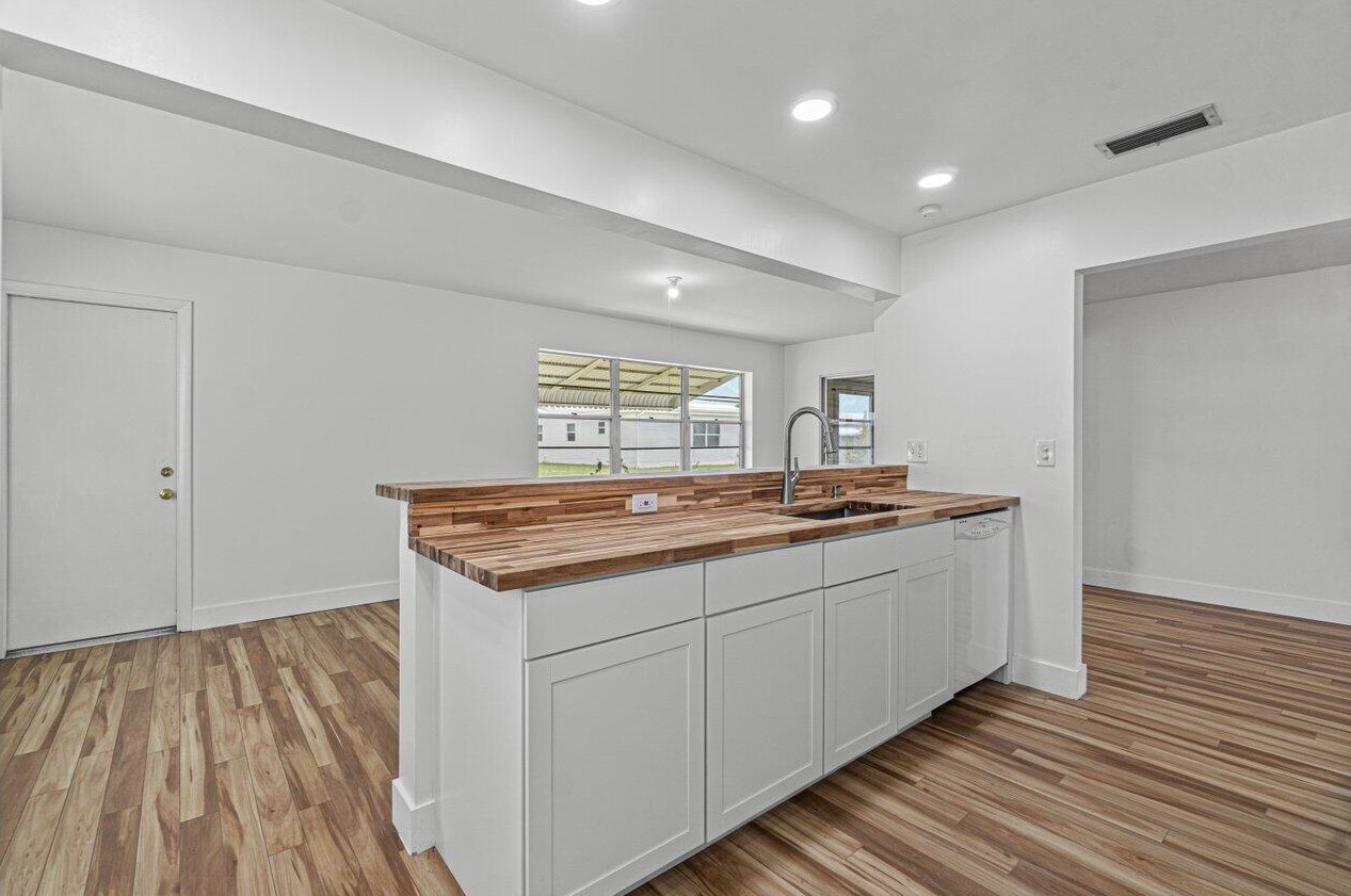 2397 11th Ave, Boynton Beach FL  33426-5317 exterior