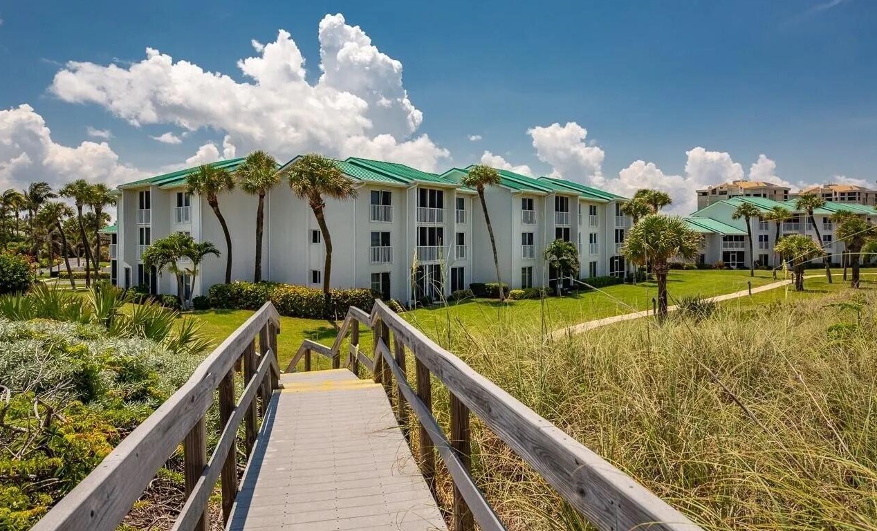 2400 Ocean Dr, Fort Pierce FL  81111-8018 exterior