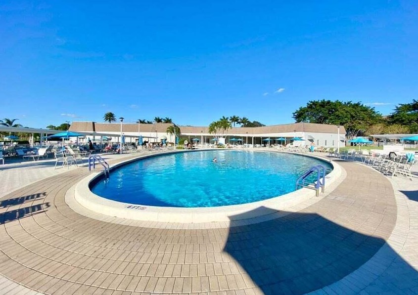 336 Brittany G, Delray Beach FL  33446-1134 exterior