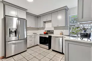 8001 NW 3rd Pl, Margate, FL 33063 - Photo 7