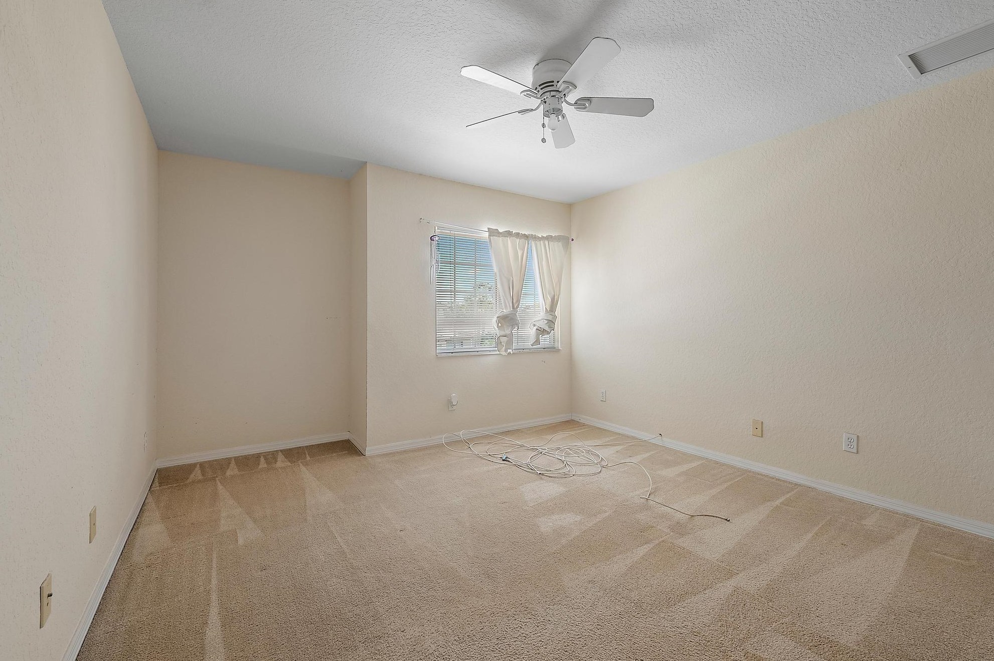 2043 Newport Is Blvd, Fort Pierce FL 34953-4582 exterior