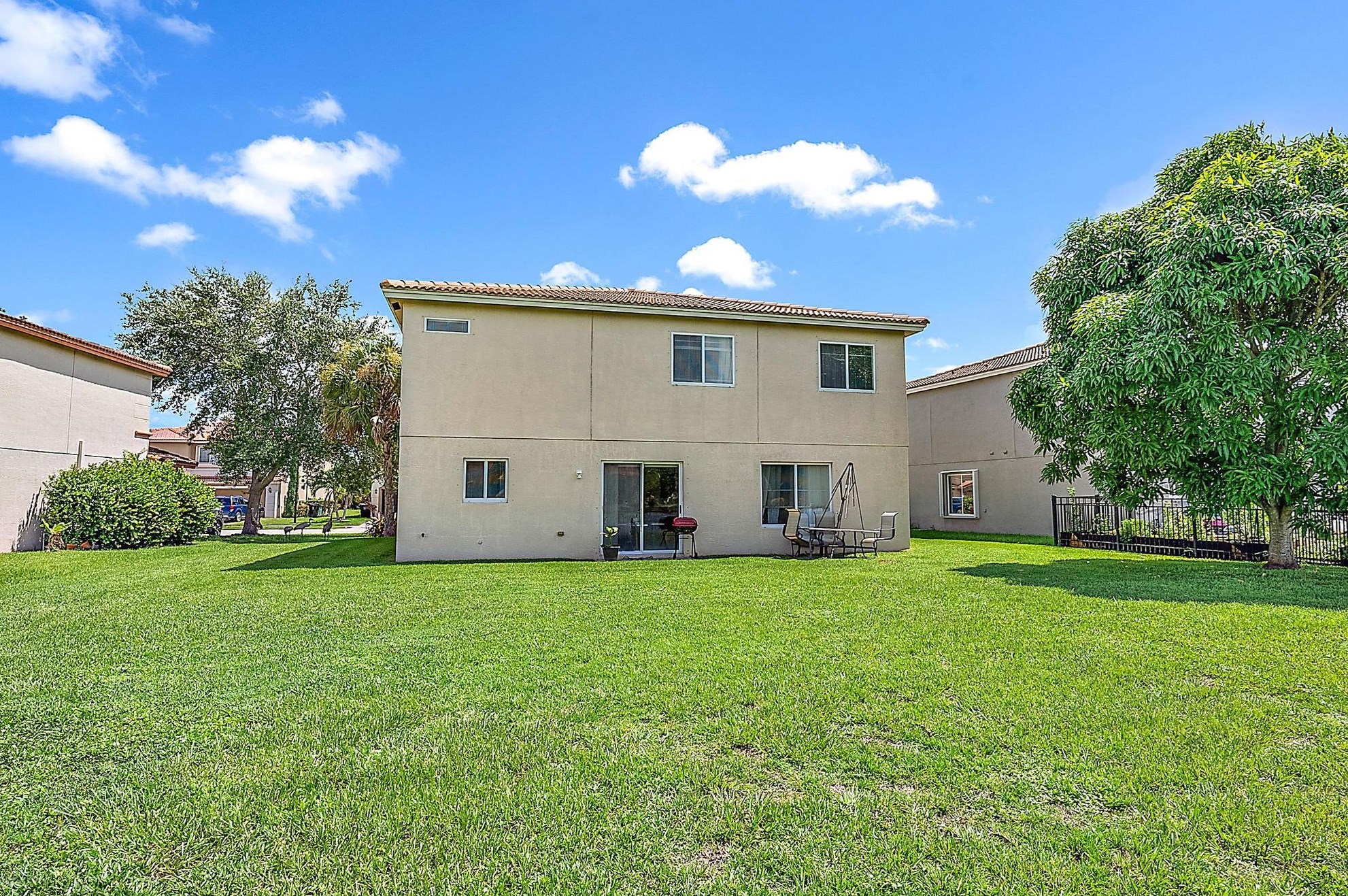 2043 Newport Is Blvd, Fort Pierce FL 34953-4582 exterior