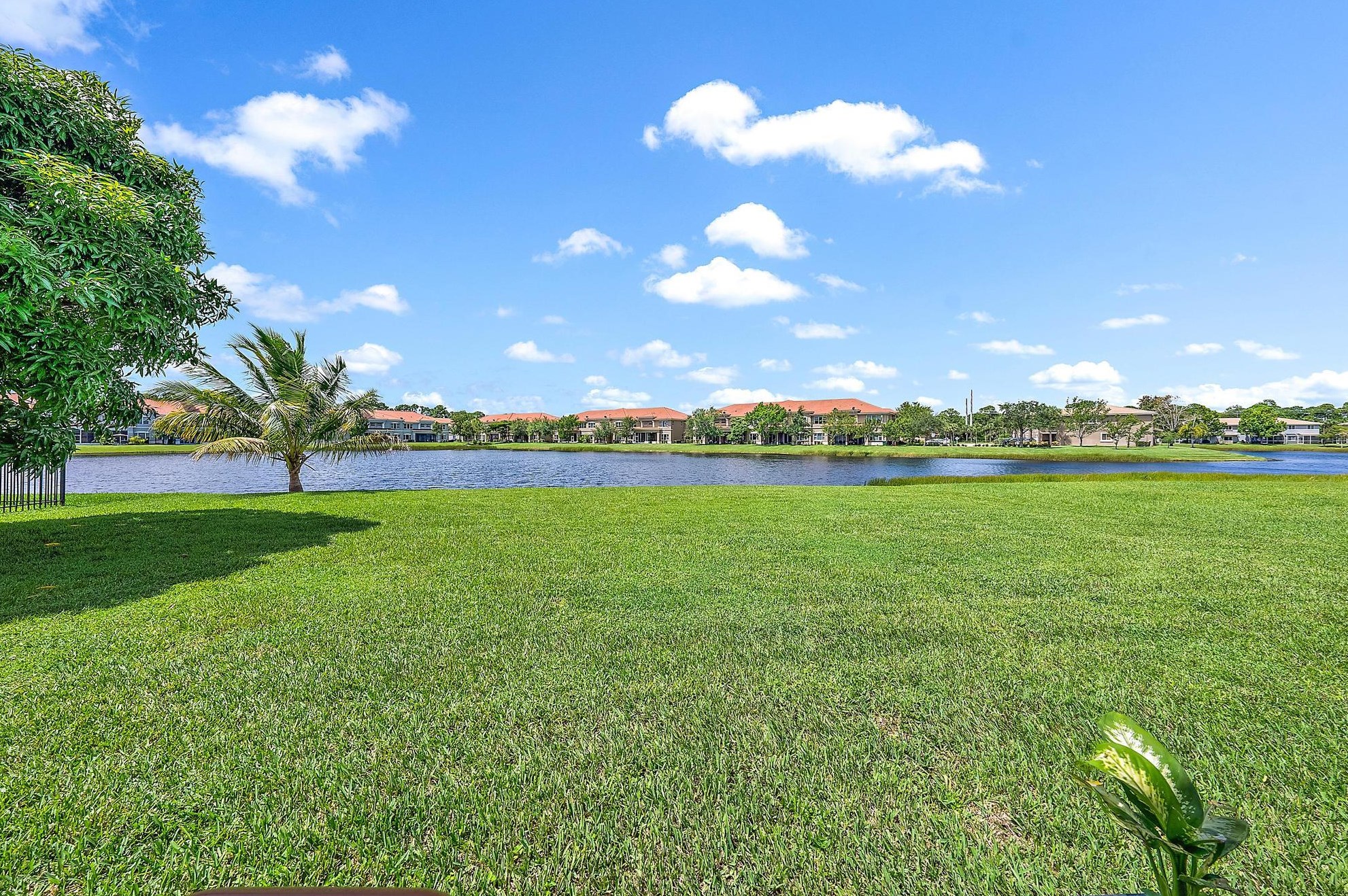 2043 Newport Is Blvd, Fort Pierce FL 34953-4582 exterior