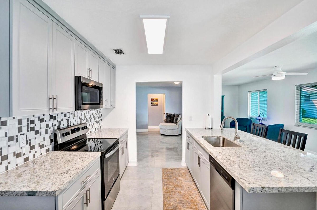 903 18 St, Boynton Beach FL 33426-5429 exterior