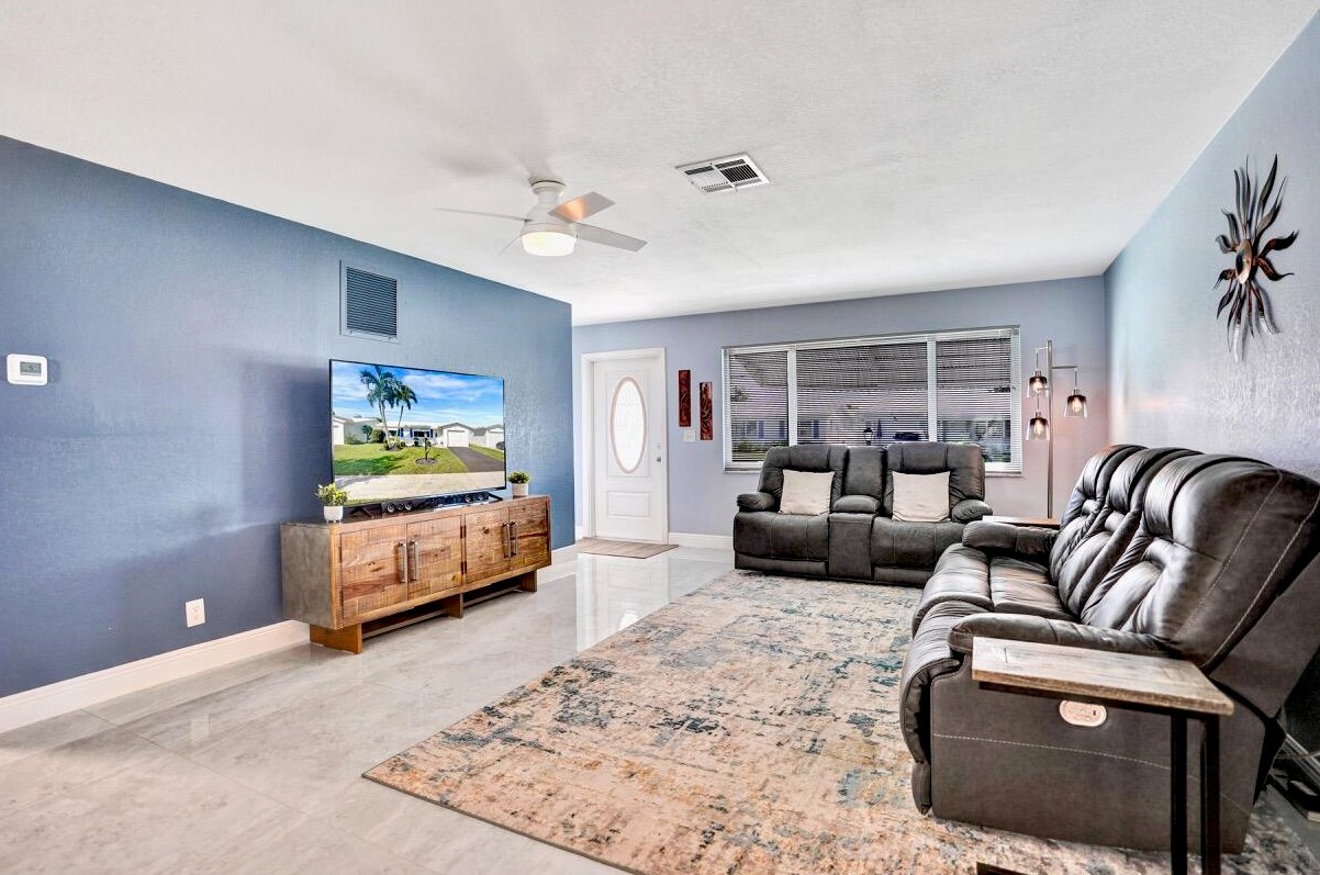 903 18 St, Boynton Beach FL 33426-5429 exterior