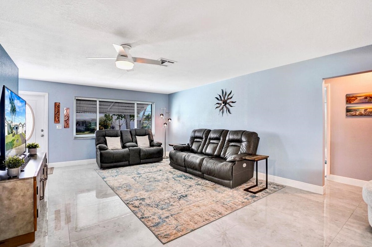 903 18 St, Boynton Beach FL 33426-5429 exterior