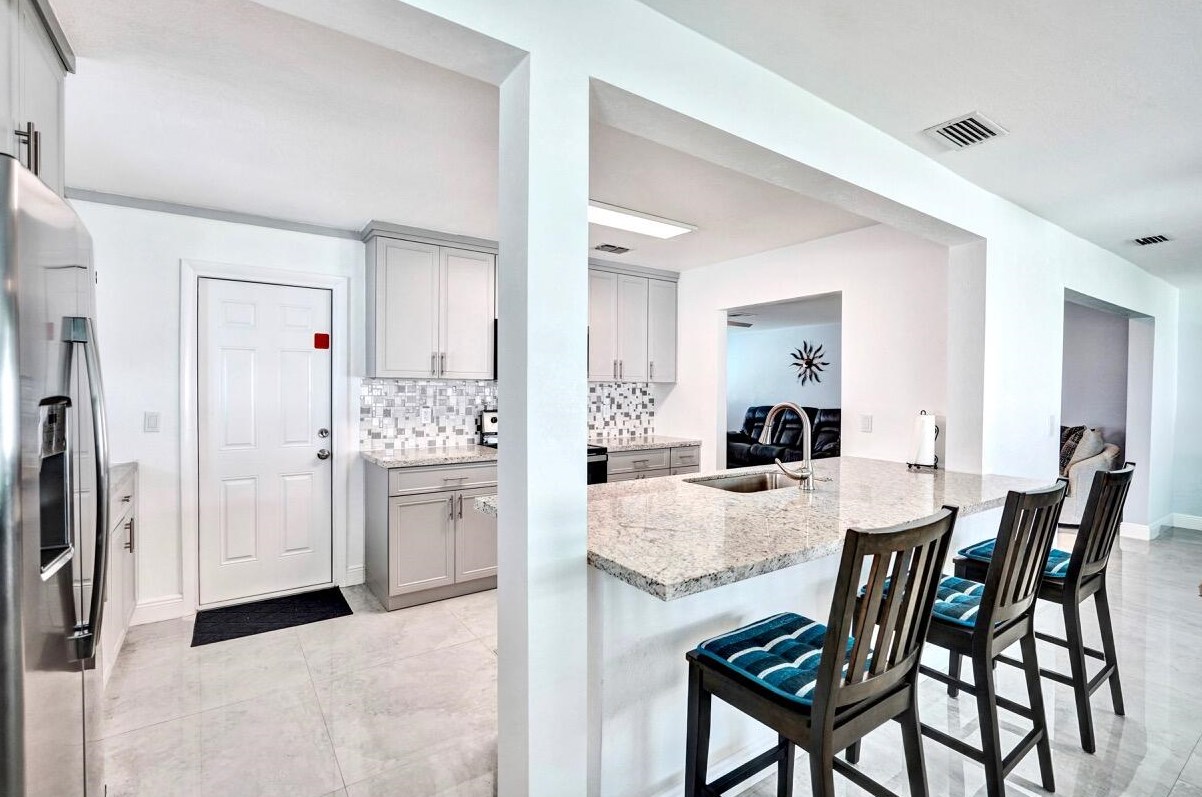 903 18 St, Boynton Beach FL 33426-5429 exterior