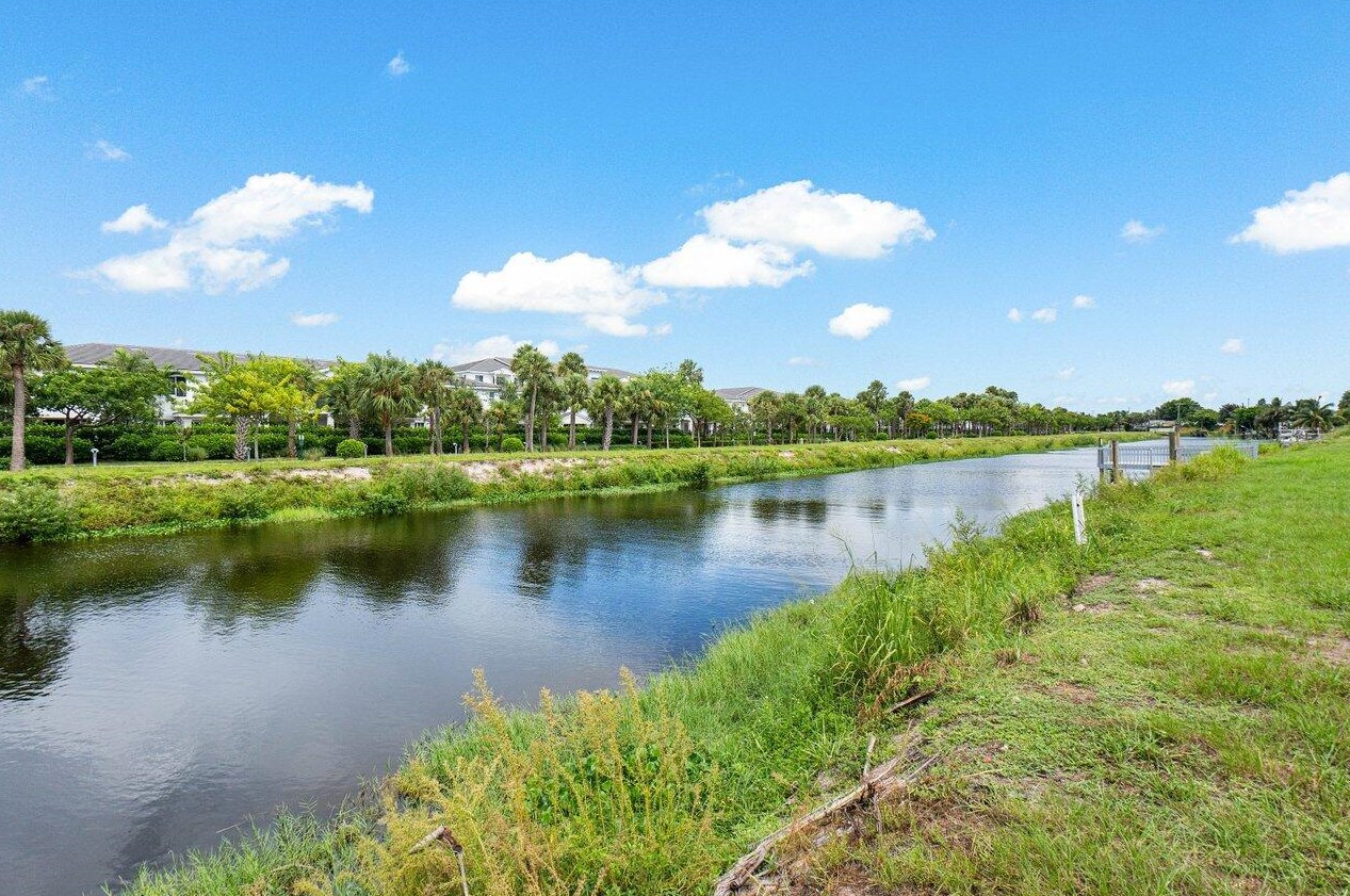 603 11th St, Boynton Beach FL  33426-2980 exterior