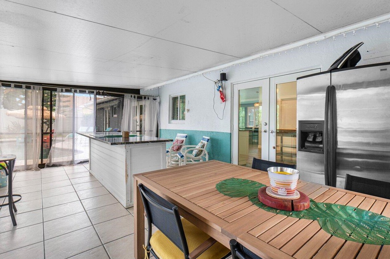 603 11th St, Boynton Beach FL  33426-2980 exterior